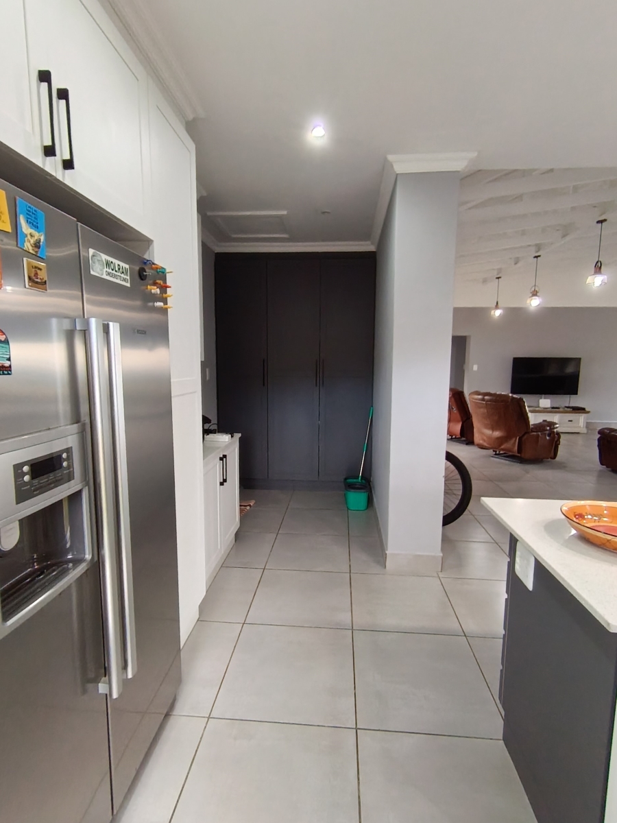 4 Bedroom Property for Sale in Wavecrest Eastern Cape